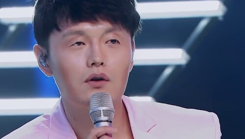 百变嘴部艺人鞠红川上线02神还原李荣浩引现场惊呼
