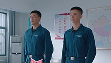 “山雨”联手整蛊李青，三人对抗赛即将展开