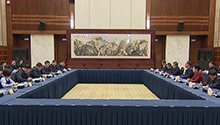 毛伟明与吐鲁番市党政代表团座谈 湘吐合作兴百业 石榴结籽一家亲