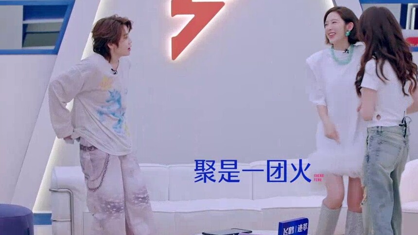王濛李小冉唐艺昕三公重聚
