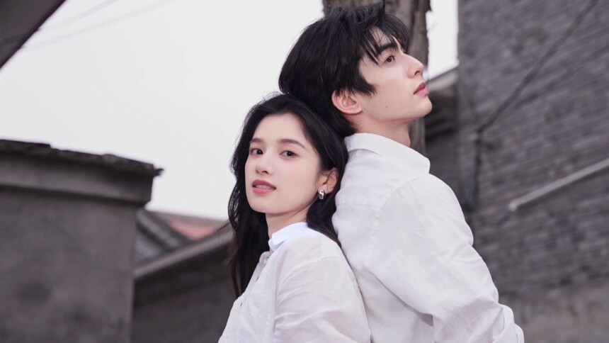 《野狗骨头》宋威龙张婧仪暮色白衫芭莎大片