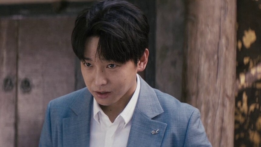 刘全龙扮演陈伦成立菁英社