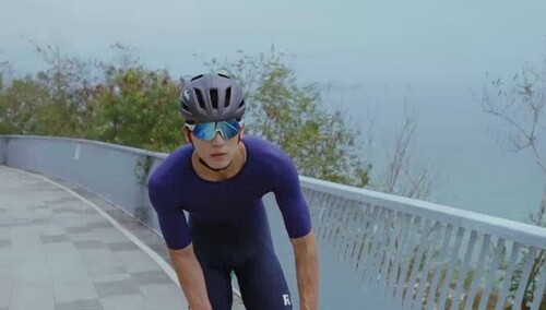 超级“J人”上线 健身达人卢东旭两眼一睁就是练