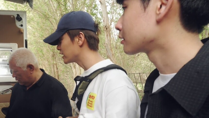 路人邀请马天宇吃饭 旅途中的善意治愈人心