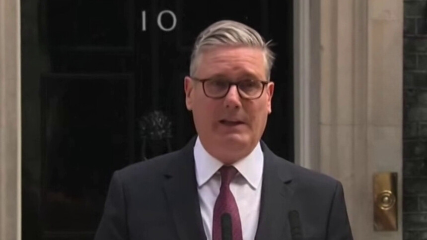 英国首相斯塔默宣布辞职