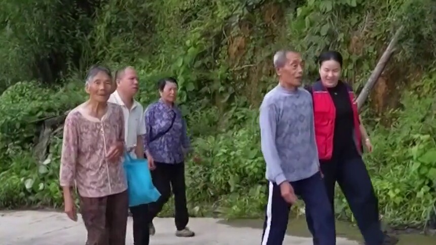 “红霞”降为热带低压一路北上深入内陆 湖南资兴：提前避险转移群众2.7万余人