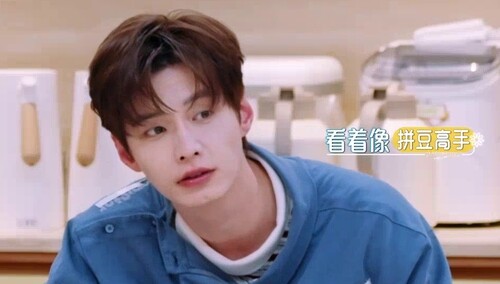 李雪琴休息最爱看“修仙文” 何与的爱好竟然是十字绣？