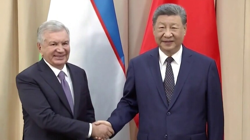 习近平会见乌兹别克斯坦总统