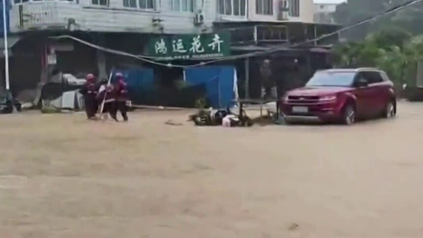 “沙德尔”残涡影响持续 福建多地强降雨