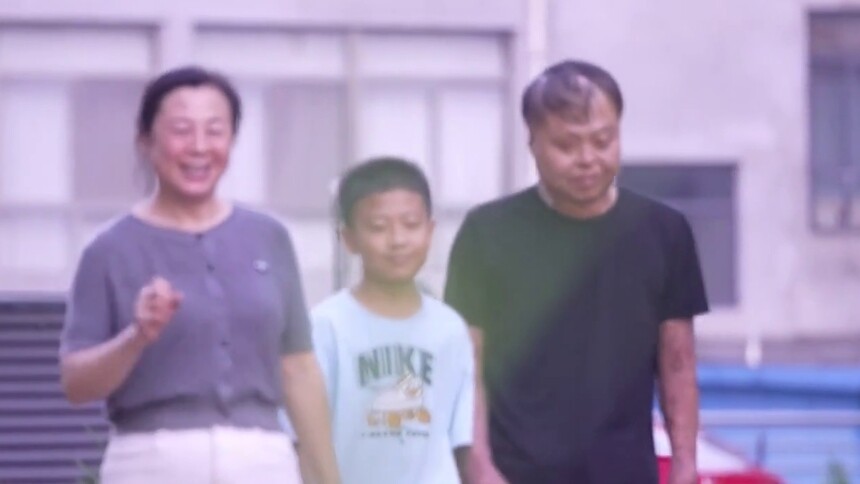 顾艳玲：“你守着国，我守着你” 不离不弃 守护救火烧伤的海军战士