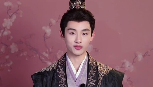 中秋祝福！和董思成一起把心事说给月亮听