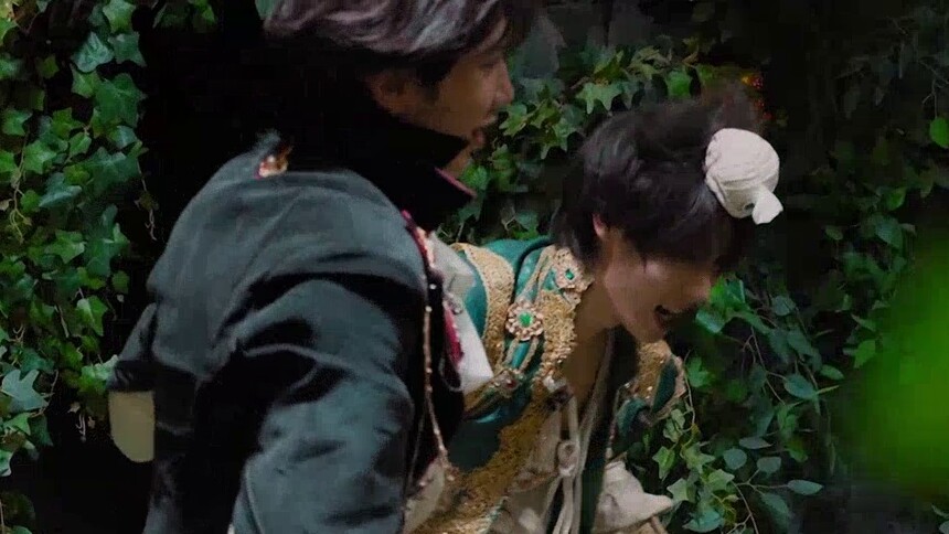 为弟做“坦”！陈哲远勇护张真源