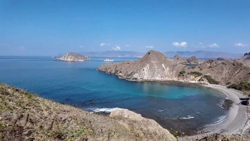 走进印尼帕达尔岛 俯瞰蓝色海洋