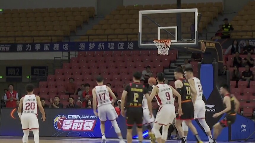 CBA季前赛（长沙站）开赛 选秀状元谢智杰家乡首秀