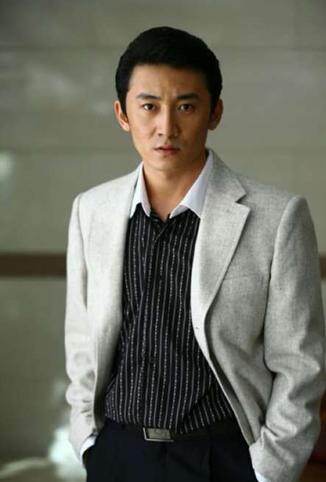2003年,出演关锦鹏执导的电视剧《画魂》.