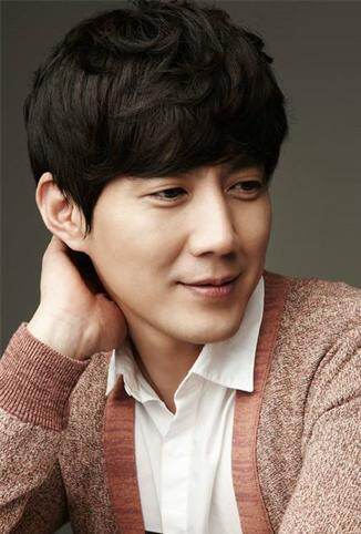 职业:演员 生日:1972年11月16日 简介:柳镇,韩国影视演员,毕业于韩国